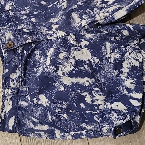 Calvin KLEIN BLUE AND WHITE SHORTS SIZE 2 - Picture 2 of 6